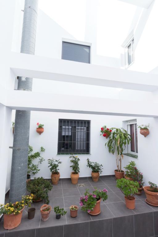 Hostal El Yunque Conil De La Frontera Exteriör bild